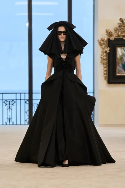 Look 77